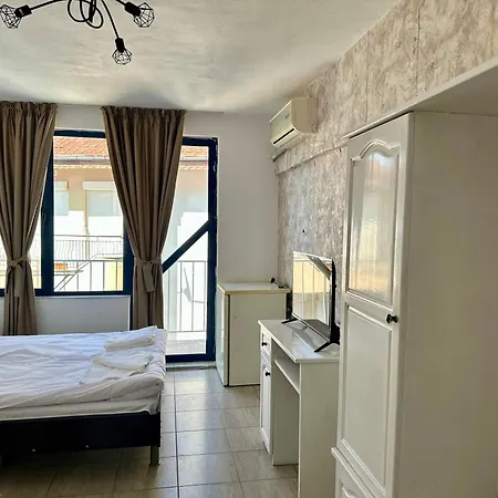 елисей Hotel Chernomorets