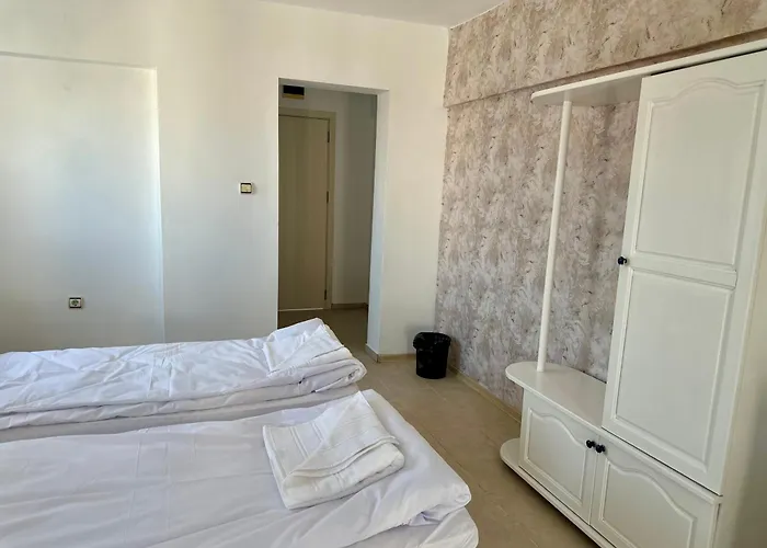 елисей 切尔诺莫雷茨