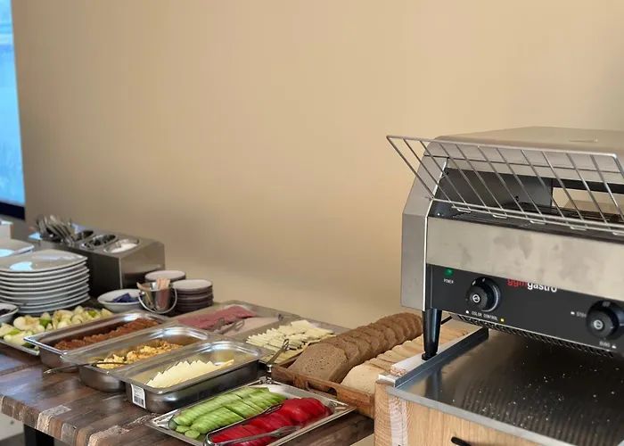 елисей 切尔诺莫雷茨