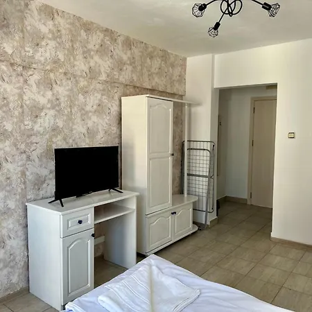 елисей 2* تشيرنوموريتس